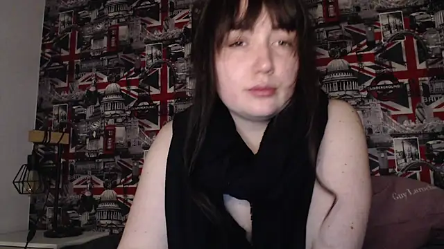 Snapshot of Lynylou chatting on 11, 4, 2026 Lynylou online show from 11, 4, 2026