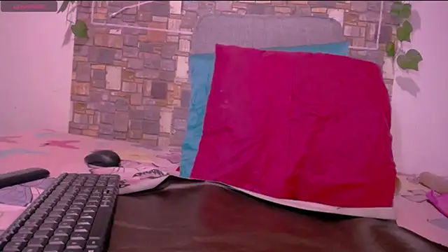 CrazyRousex online show from 5, 3, 2026