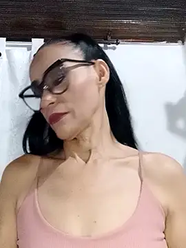 Snapshot of BarbaraMature chatting on 9, 10, 2025 BarbaraMature online show from 9, 10, 2025