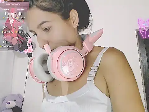 Snapshot of tifany19_ chatting on 16, 10, 2025 tifany19 online show from 16, 10, 2025