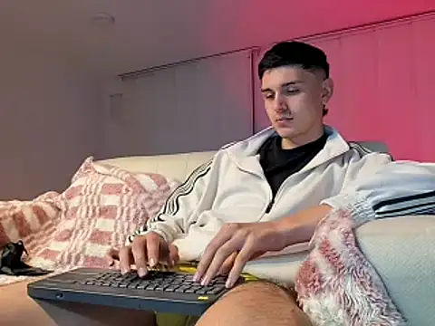 Snapshot of bastia_noooo chatting on 28, 1, 2025 bastia noooo online show from 28, 1, 2025