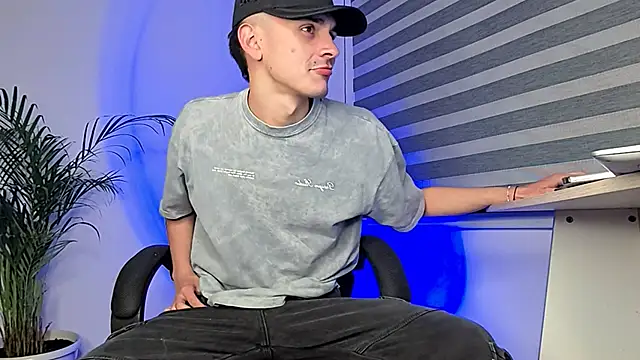 Snapshot of bastia_noooo chatting on 9, 9, 2025 bastia noooo online show from 9, 9, 2025