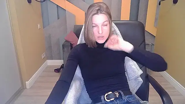 Snapshot of EmilyWalkeri chatting on 8, 12, 2024 EmilyWalkeri online show from 8, 12, 2024