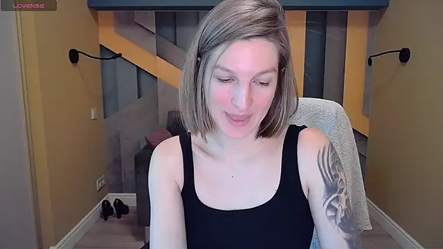 Snapshot of EmilyWalkeri chatting on 18, 12, 2024 EmilyWalkeri online show from 18, 12, 2024