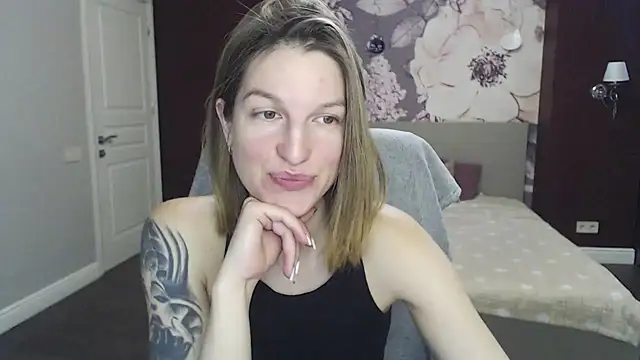 Snapshot of EmilyWalkeri chatting on 5, 2, 2025 EmilyWalkeri online show from 5, 2, 2025