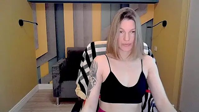 Snapshot of EmilyWalkeri chatting on 24, 2, 2025 EmilyWalkeri online show from 24, 2, 2025