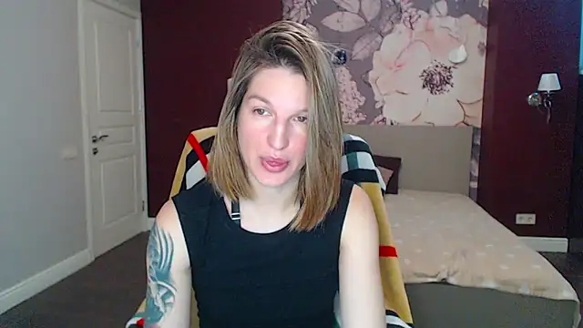 Snapshot of EmilyWalkeri chatting on 5, 3, 2025 EmilyWalkeri online show from 5, 3, 2025