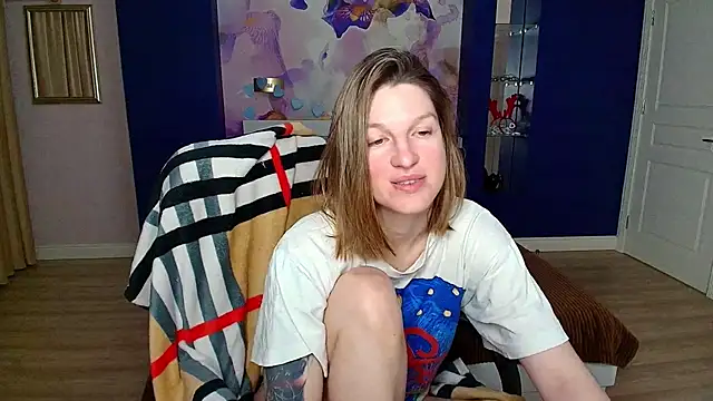 Snapshot of EmilyWalkeri chatting on 8, 3, 2025 EmilyWalkeri online show from 8, 3, 2025