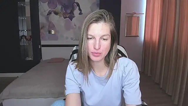 EmilyWalkeri online show from 3, 10, 2025