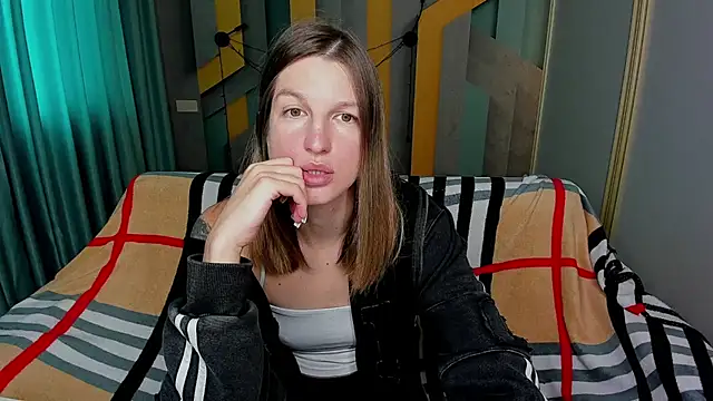 EmilyWalkeri online show from 11, 11, 2025