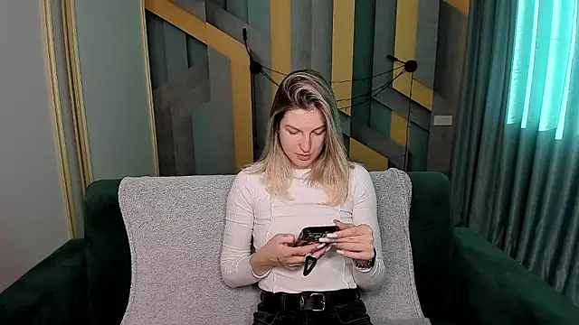 EmilyWalkeri online show from 13, 1, 2026