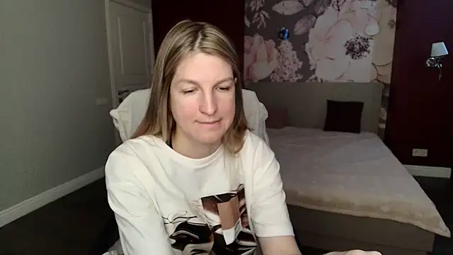 EmilyWalkeri online show from 6, 5, 2026