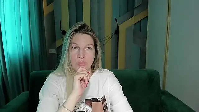 EmilyWalkeri online show from 5, 6, 2026