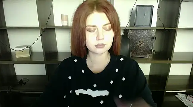 Lizzy Love online show from 24, 12, 2024