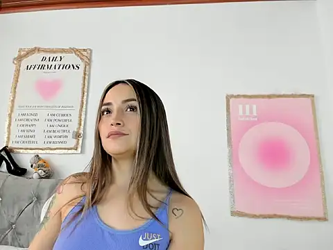 Snapshot of cindy_love2 chatting on 22, 12, 2025 cindy love2 online show from 22, 12, 2025