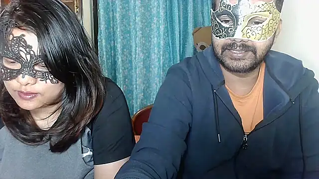 Snapshot of Cutehornycouples chatting on 23, 10, 2025 Cutehornycouples online show from 23, 10, 2025