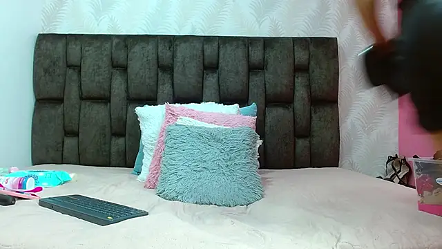 JuanitaDelMar online show from 5, 2, 2025