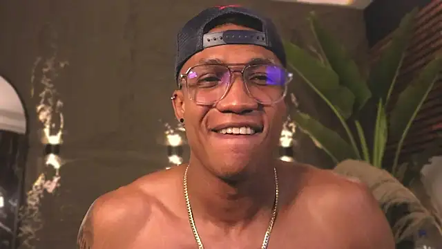 Logan Varela online show from 19, 2, 2025