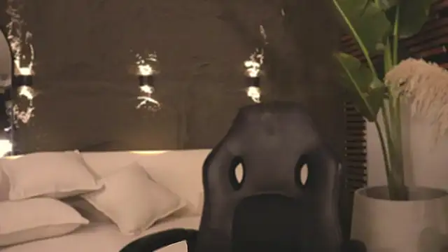 Logan Varela online show from 21, 2, 2025