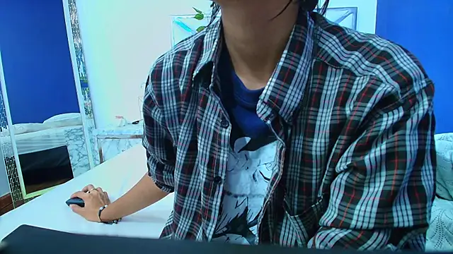 yourcuteneighbourr online show from 28, 12, 2024