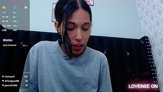 yourcuteneighbourr online show from 31, 12, 2024