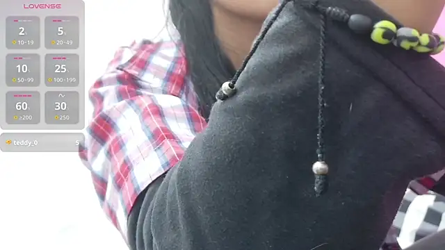 yourcuteneighbourr online show from 6, 11, 2025