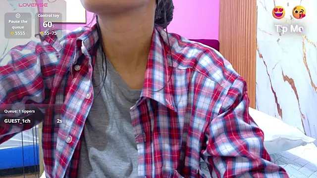 Snapshot of yourcuteneighbourr chatting on 3, 4, 2026 yourcuteneighbourr online show from 3, 4, 2026