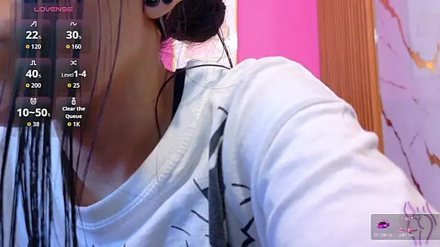 Snapshot of yourcuteneighbourr chatting on 11, 4, 2026 yourcuteneighbourr online show from 11, 4, 2026