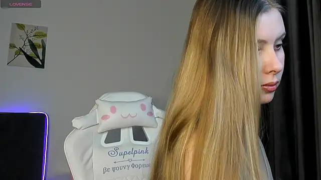 Snapshot of elliediaz chatting on 5, 10, 2025 elliediaz online show from 5, 10, 2025