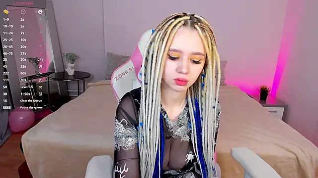 Valerie Woods online show from 9, 12, 2024