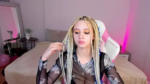 Valerie Woods online show from 9, 12, 2024
