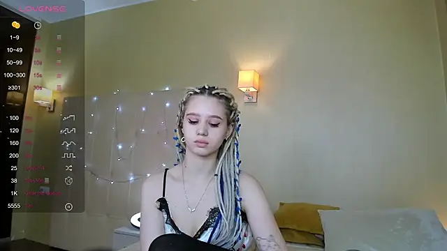 Valerie Woods online show from 17, 12, 2024