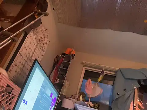 gurlnips online show from 27, 12, 2024