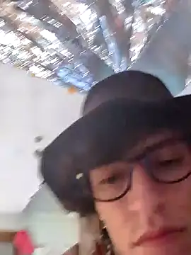 gurlnips online show from 28, 12, 2024