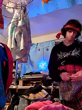 gurlnips online show from 27, 1, 2025
