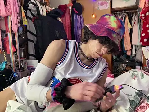 gurlnips online show from 3, 2, 2025