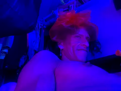 gurlnips online show from 14, 9, 2025