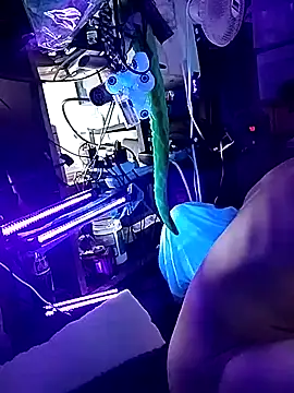 gurlnips online show from 16, 3, 2026