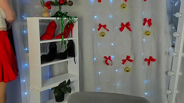 Snapshot of Rebecca_Kelly chatting on 10, 12, 2024 Rebecca Kelly online show from 10, 12, 2024