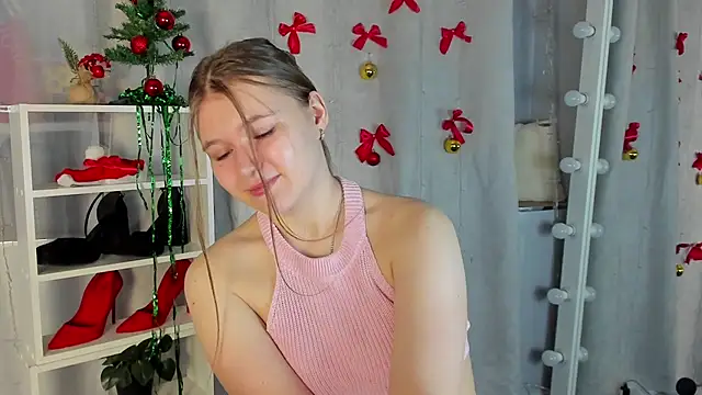 Snapshot of Rebecca_Kelly chatting on 16, 12, 2024 Rebecca Kelly online show from 16, 12, 2024
