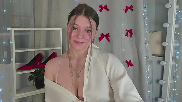 Snapshot of Rebecca_Kelly chatting on 5, 1, 2025 Rebecca Kelly online show from 5, 1, 2025