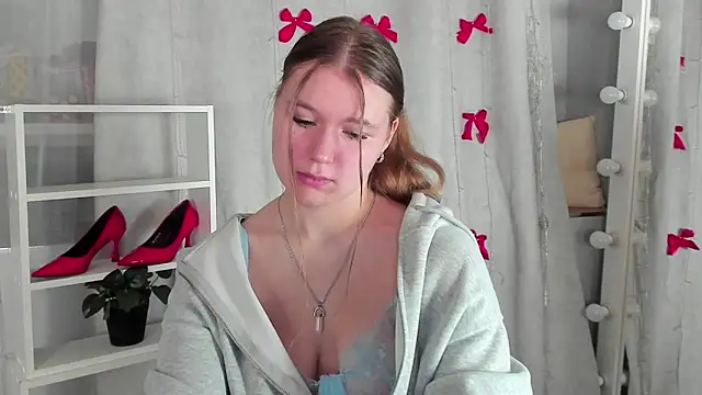 Snapshot of Rebecca_Kelly chatting on 10, 1, 2025 Rebecca Kelly online show from 10, 1, 2025
