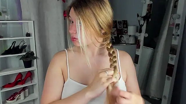 Rebecca Kelly online show from 20, 9, 2025