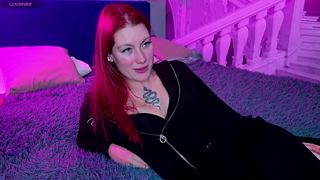 Snapshot of Liv_Fay chatting on 5, 12, 2024 Liv Fay online show from 5, 12, 2024