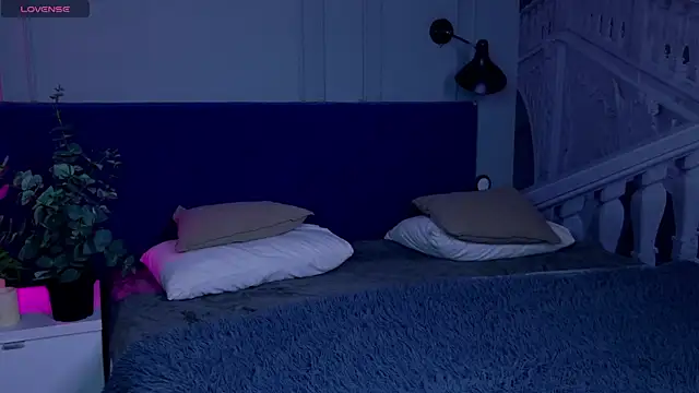 Snapshot of Liv_Fay chatting on 6, 12, 2024 Liv Fay online show from 6, 12, 2024