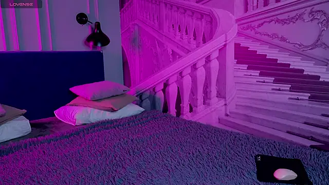 Snapshot of Liv_Fay chatting on 10, 12, 2024 Liv Fay online show from 10, 12, 2024