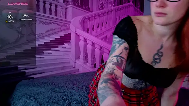 Snapshot of Liv_Fay chatting on 20, 12, 2024 Liv Fay online show from 20, 12, 2024