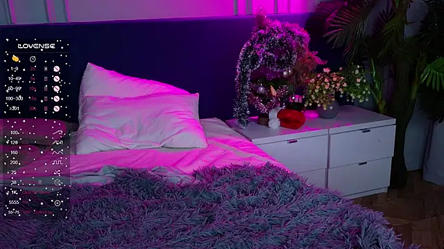 Snapshot of Liv_Fay chatting on 24, 12, 2024 Liv Fay online show from 24, 12, 2024