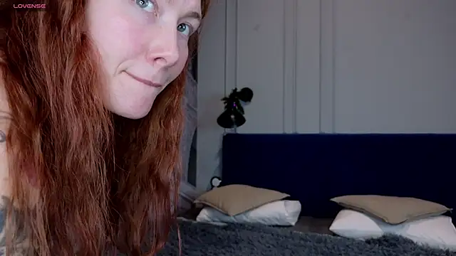 Snapshot of Liv_Fay chatting on 25, 12, 2024 Liv Fay online show from 25, 12, 2024