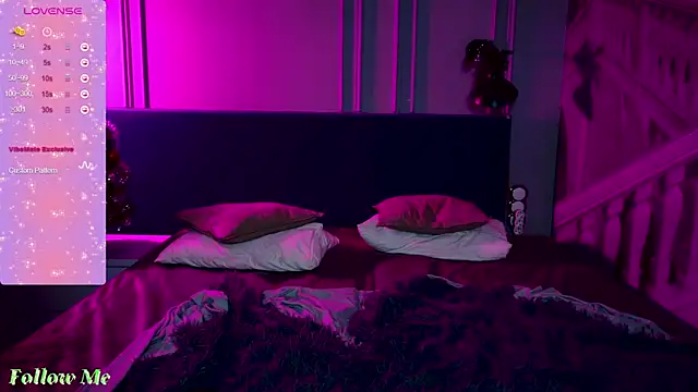 Snapshot of Liv_Fay chatting on 4, 1, 2025 Liv Fay online show from 4, 1, 2025